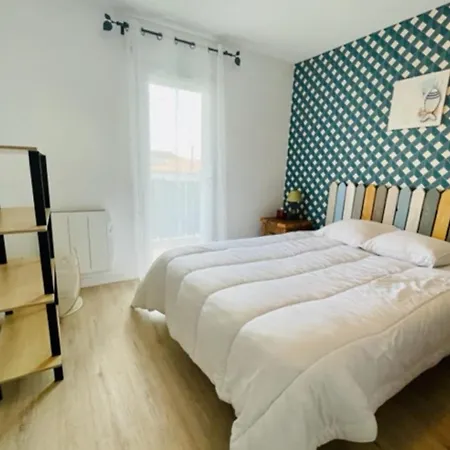 Bright Nest With Lovely Balcony In Apartment
