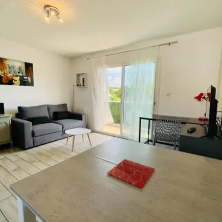 Apartment Bright Nest With Lovely Balcony In *